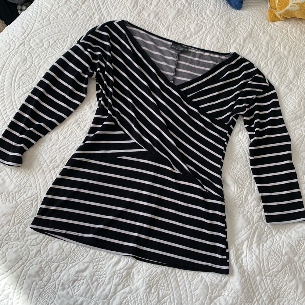 Bold Elements Faux Wrap Black and White 3/4 Sleeve Blouse - Size M